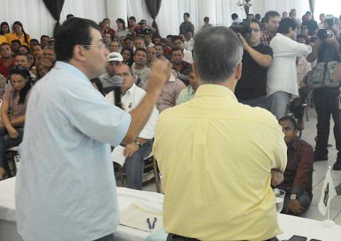 Sem deputados da legenda e com apenas 5 prefeitos, encontro do PMDB é um fiasco